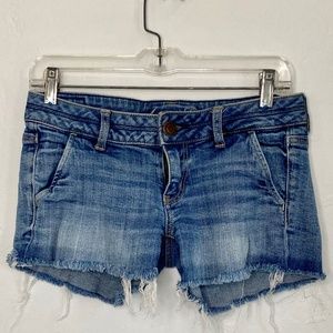 American Eagle Shorts (Medium Wash) Size 4